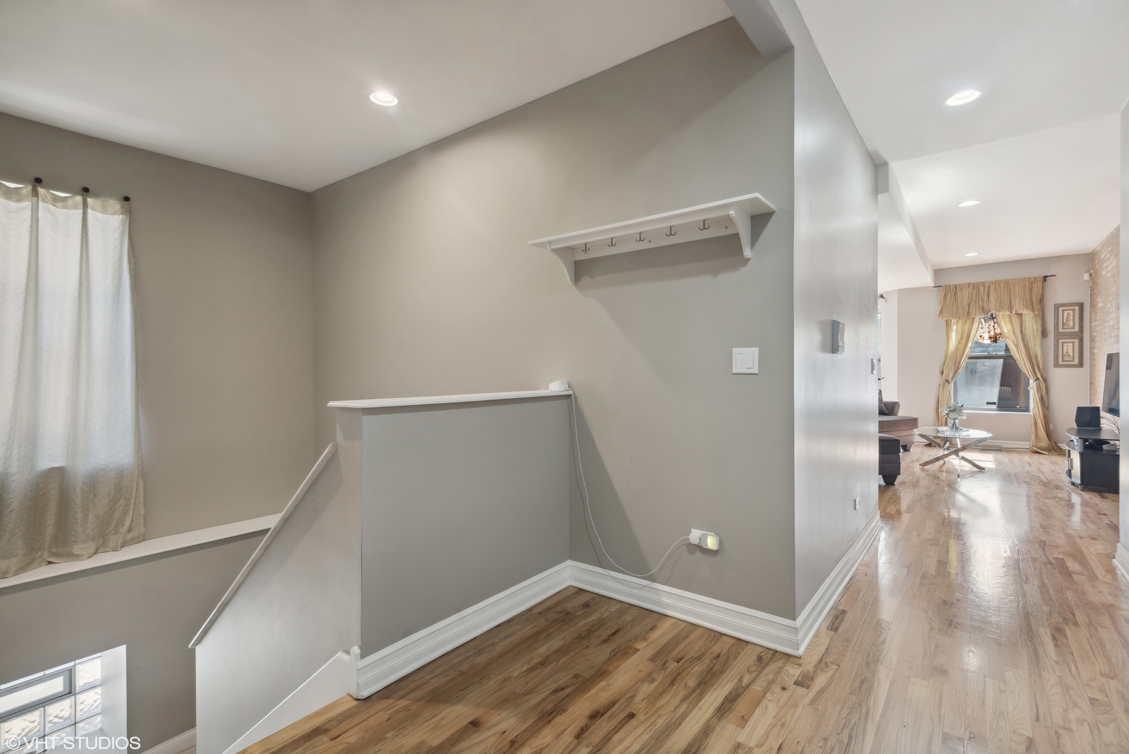 642 E 50TH Street Unit: 1E