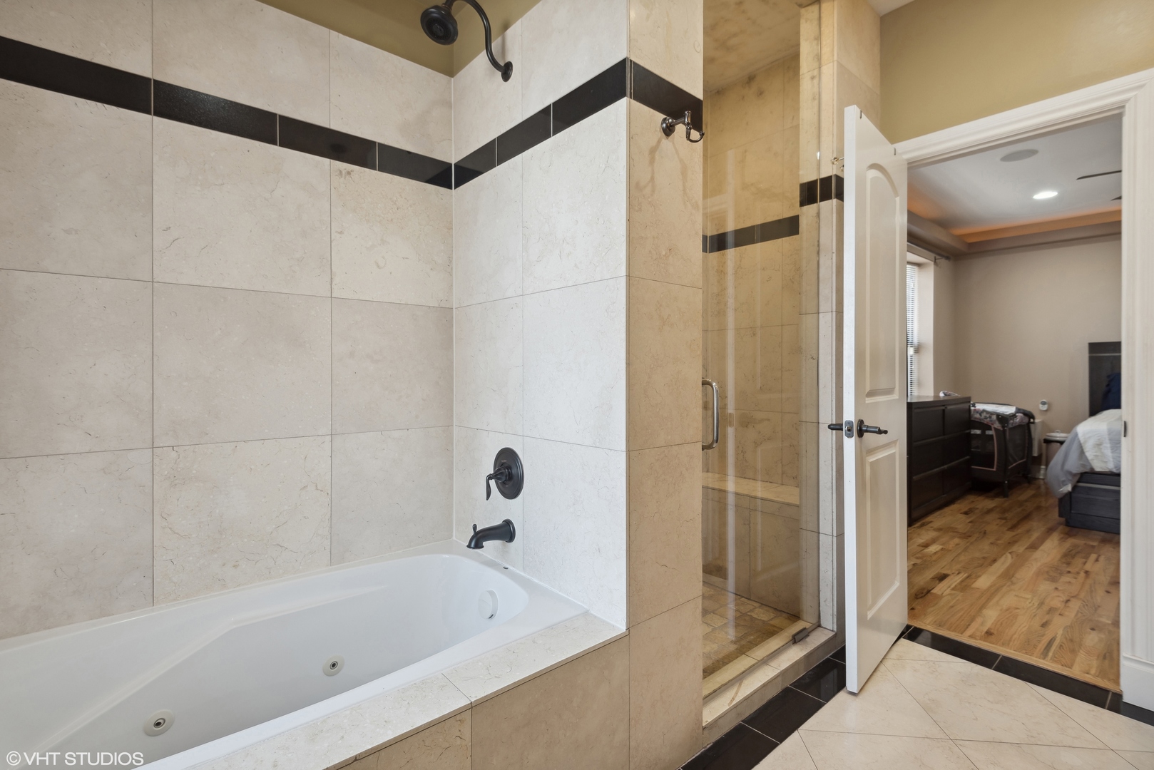 642 E 50TH Street Unit: 1E