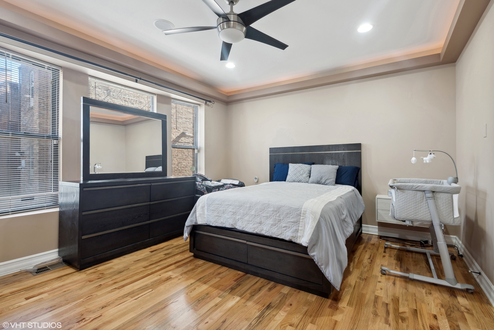 642 E 50TH Street Unit: 1E