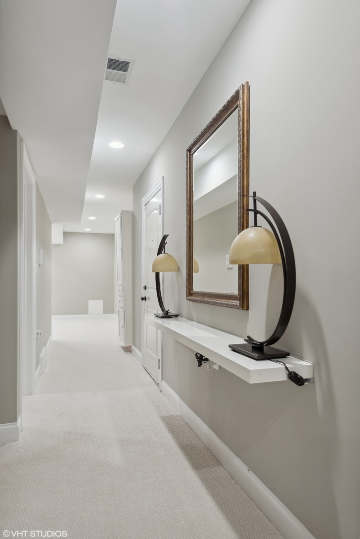 642 E 50TH Street Unit: 1E