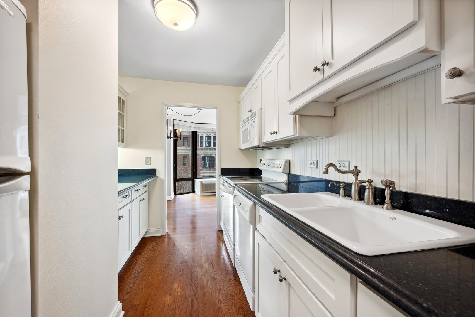 50 E Bellevue Place Unit: 503