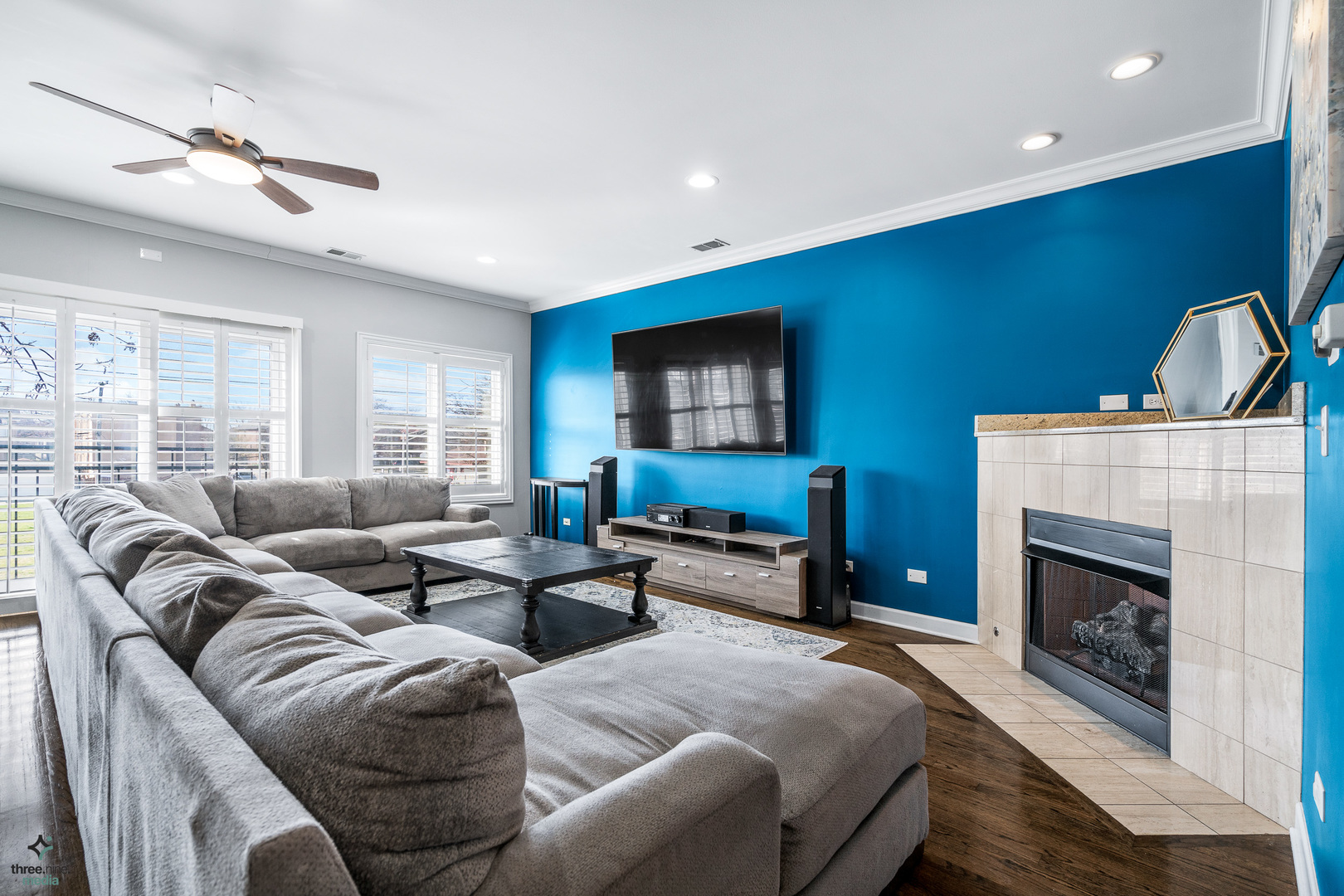 832 W 36th Street Unit: 2