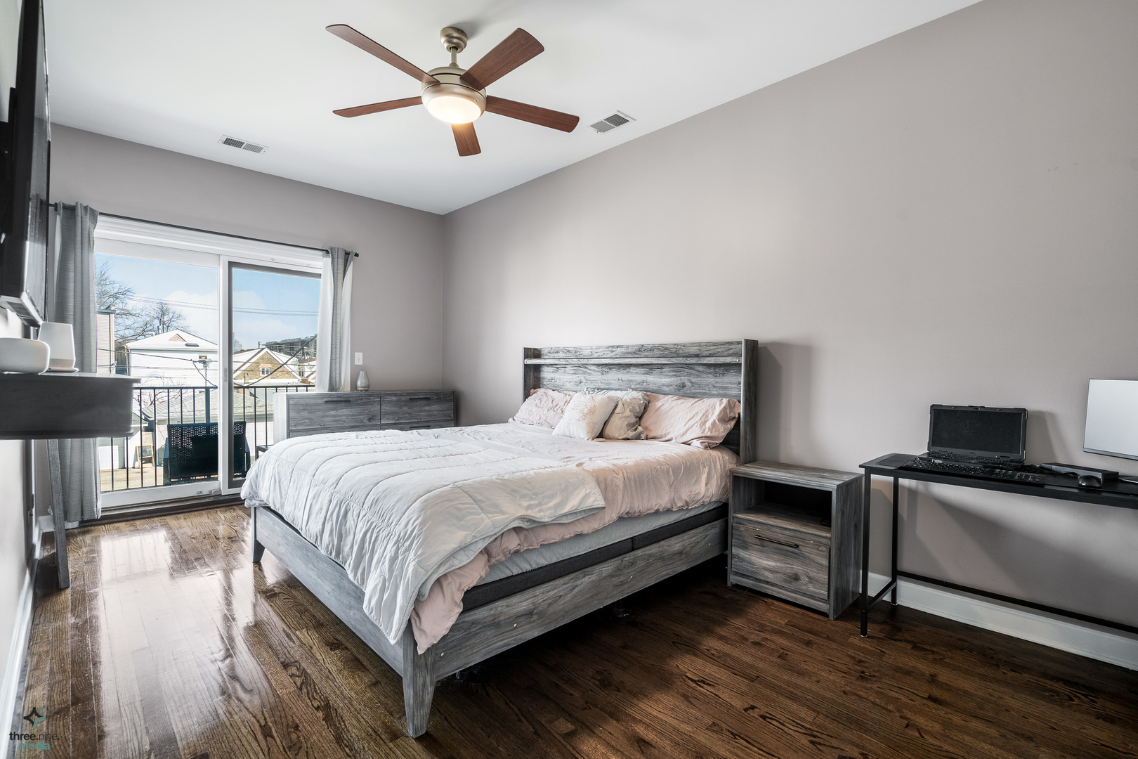 832 W 36th Street Unit: 2