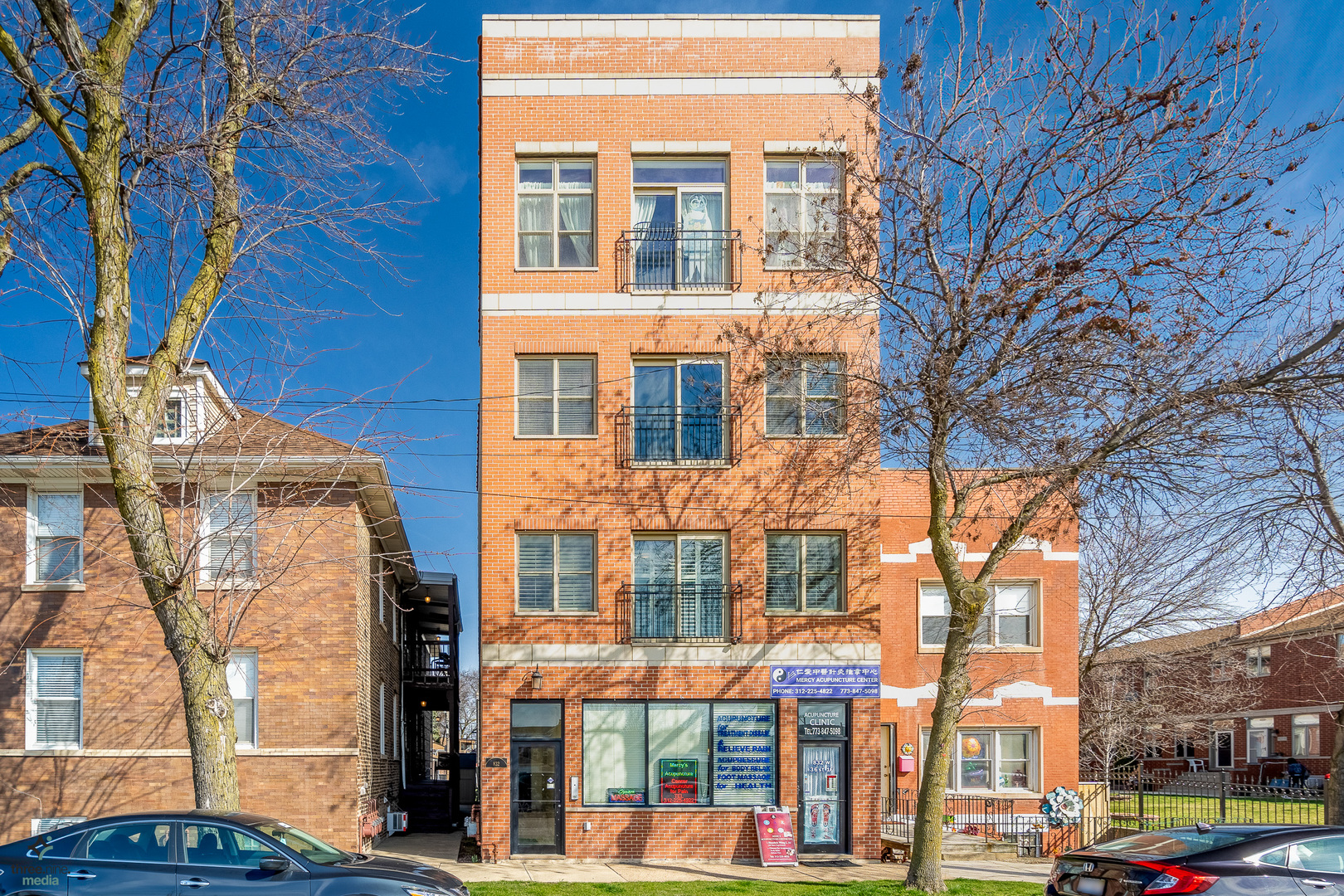 832 W 36th Street Unit: 2