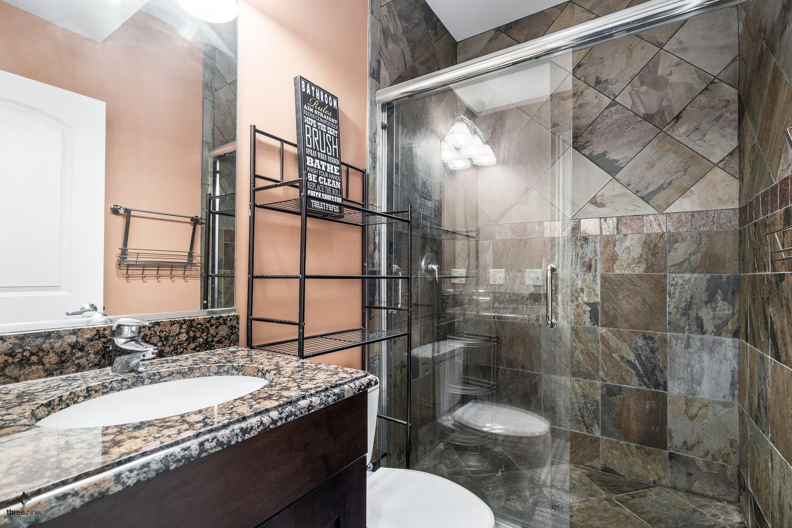 832 W 36th Street Unit: 2