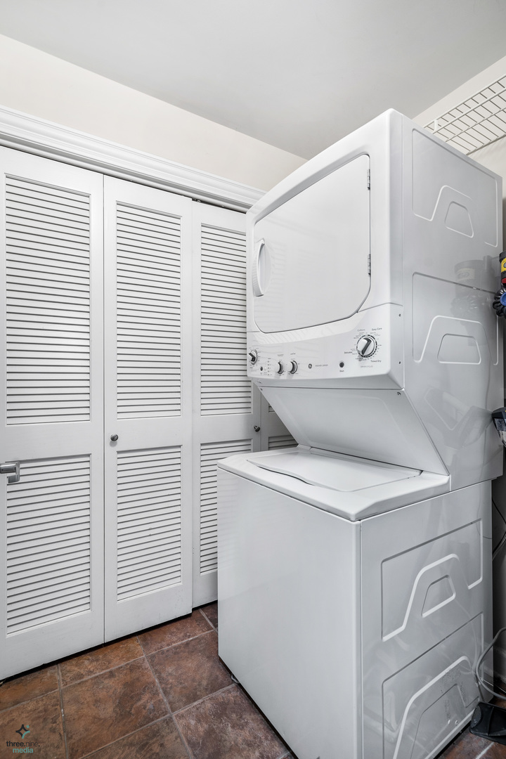 832 W 36th Street Unit: 2