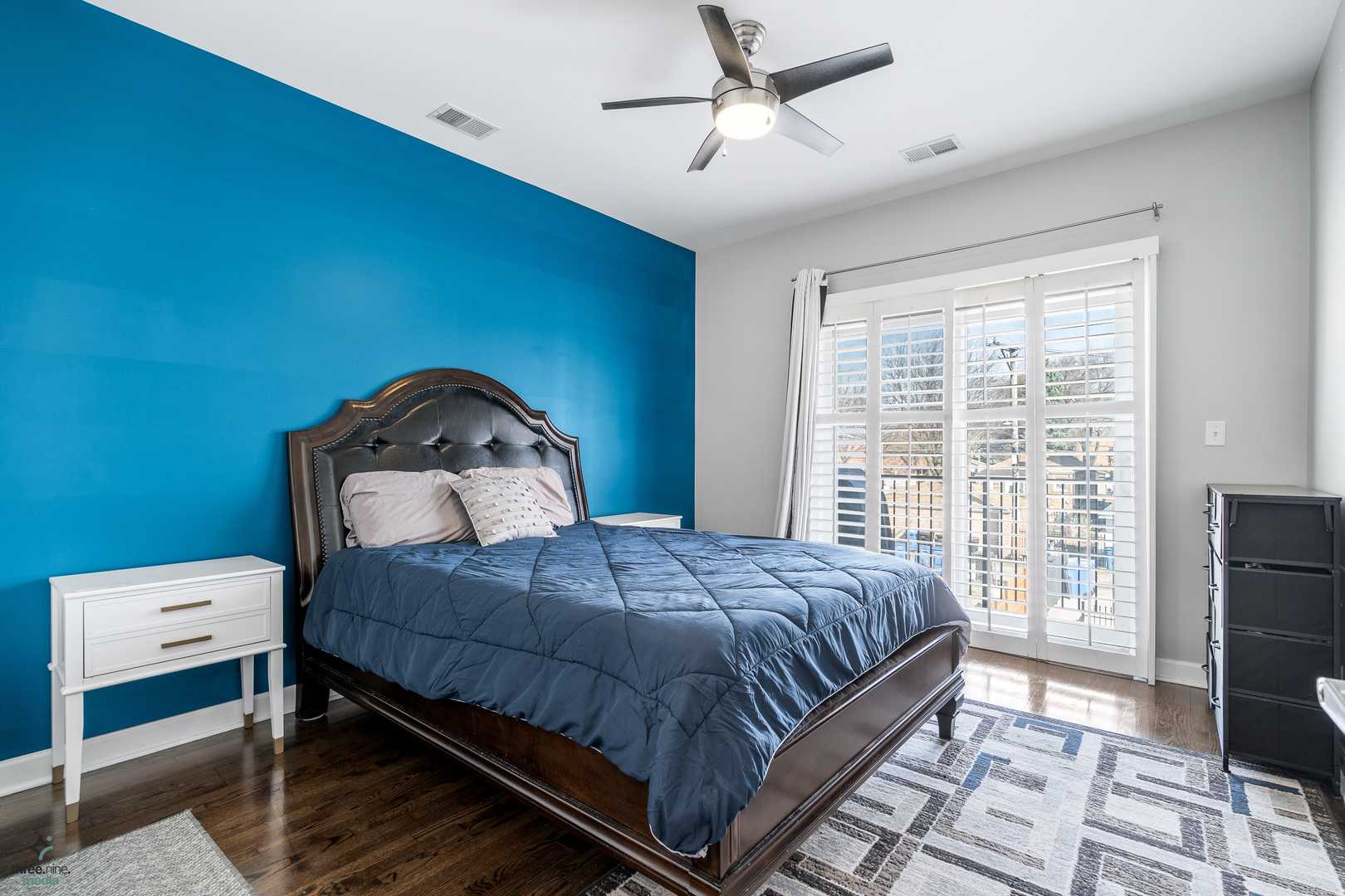 832 W 36th Street Unit: 2