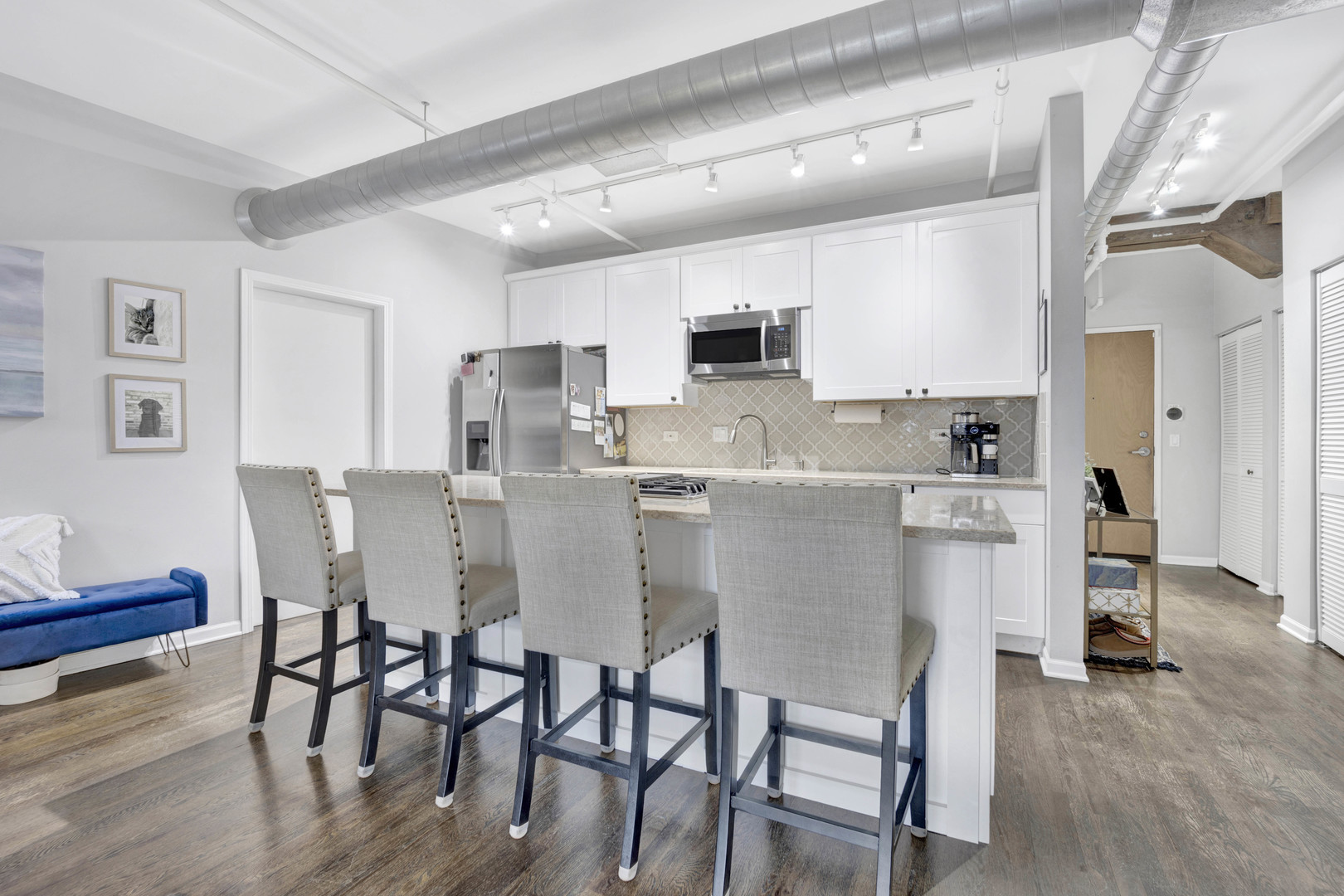 1735 W Diversey Parkway Unit: 105