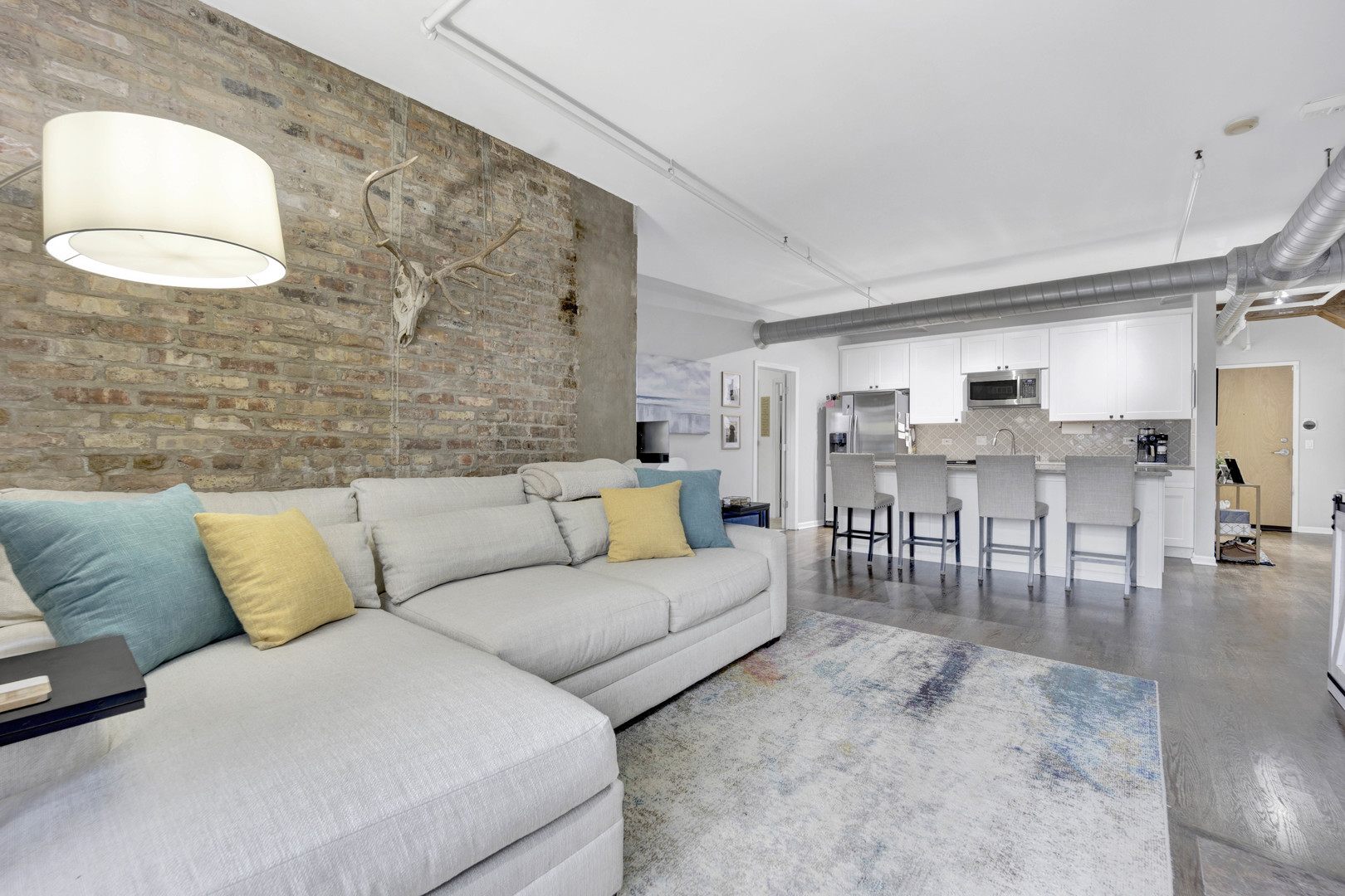 1735 W Diversey Parkway Unit: 105