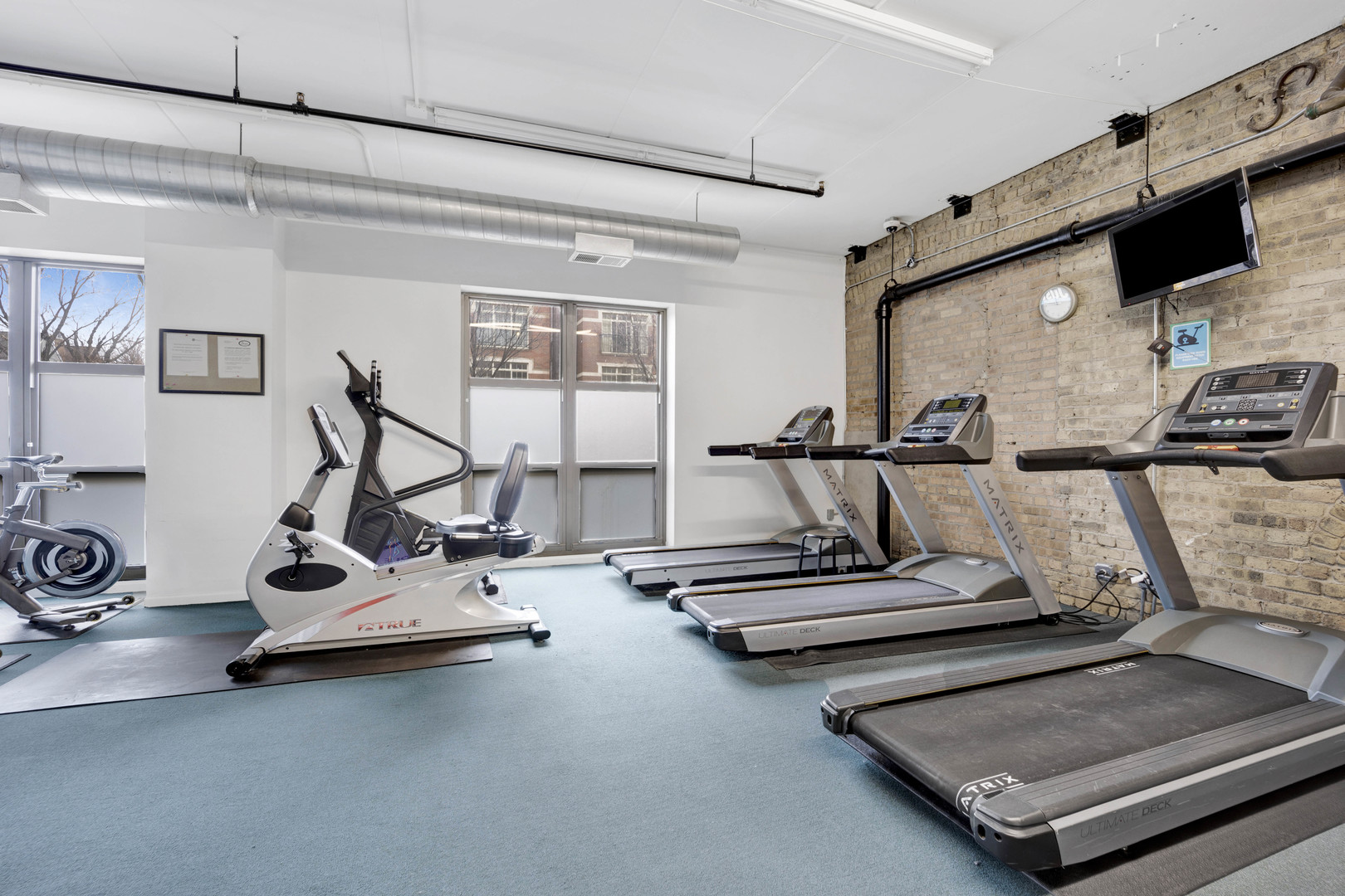 1735 W Diversey Parkway Unit: 105