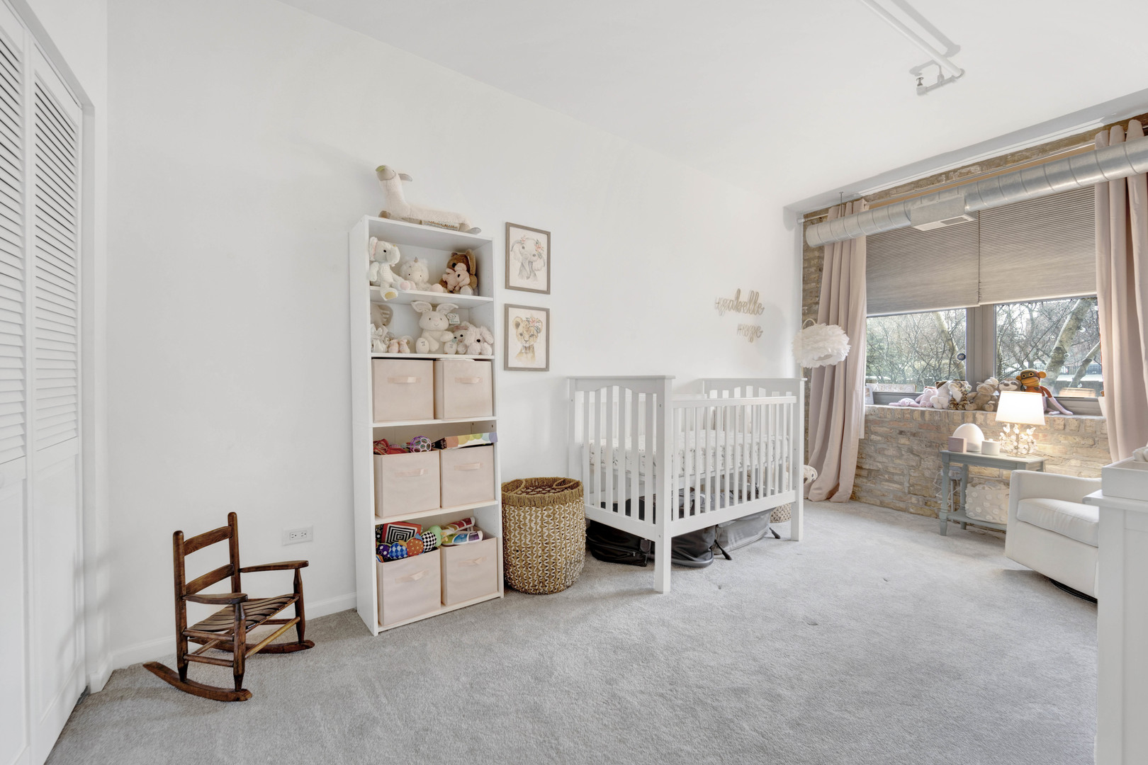 1735 W Diversey Parkway Unit: 105