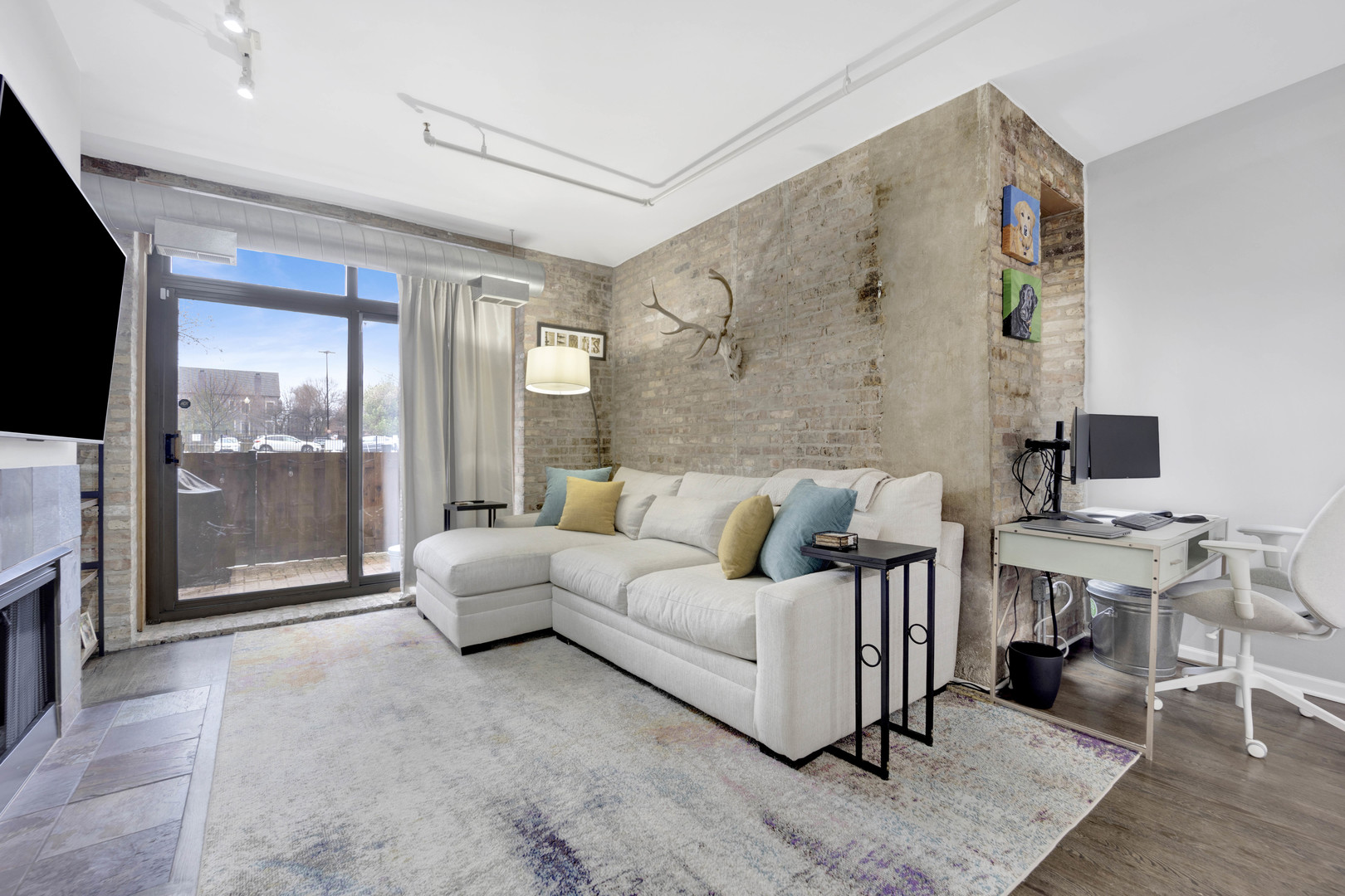 1735 W Diversey Parkway Unit: 105