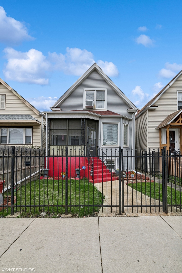 835 N Laramie Avenue