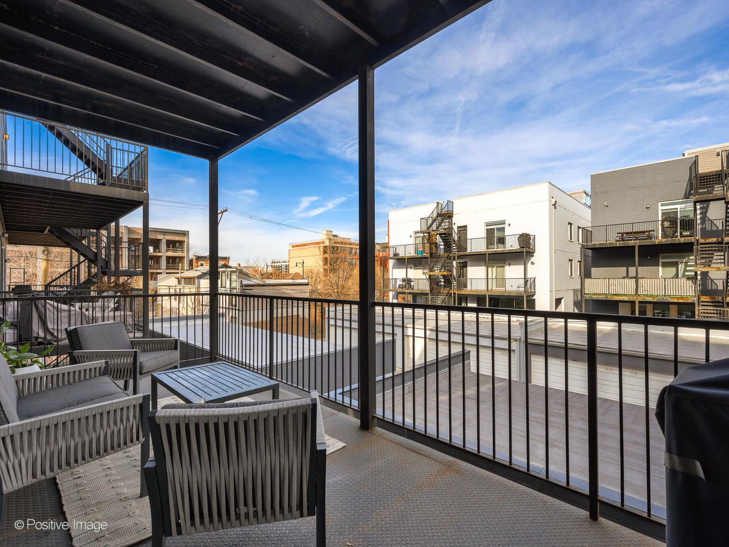 722 W 17th Place Unit: 2W