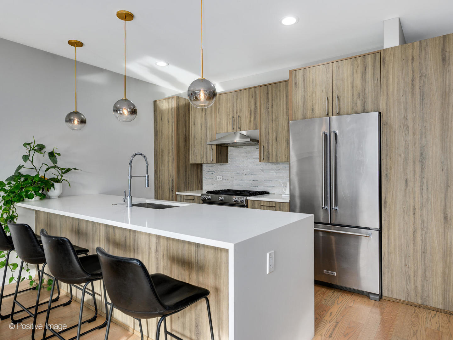 722 W 17th Place Unit: 2W