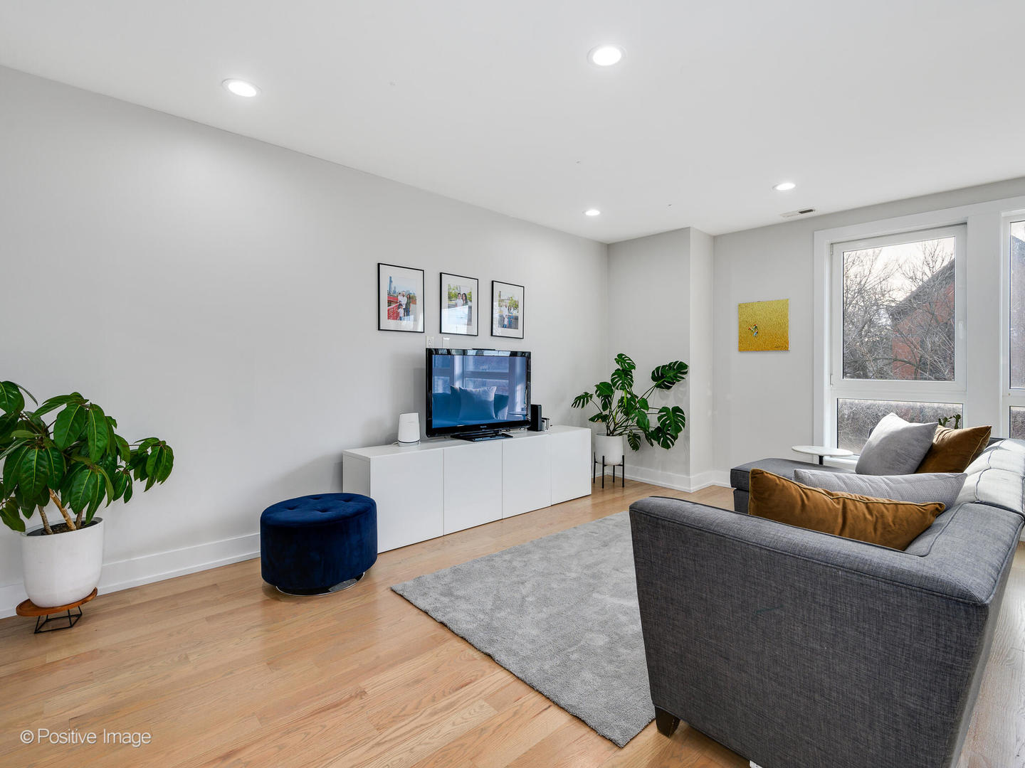 722 W 17th Place Unit: 2W