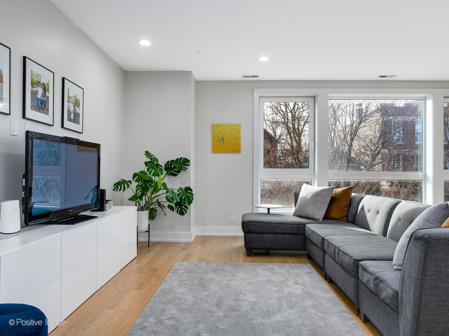 722 W 17th Place Unit: 2W