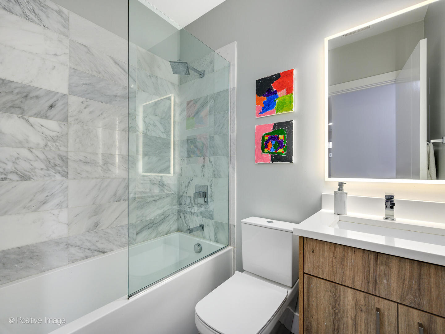 722 W 17th Place Unit: 2W