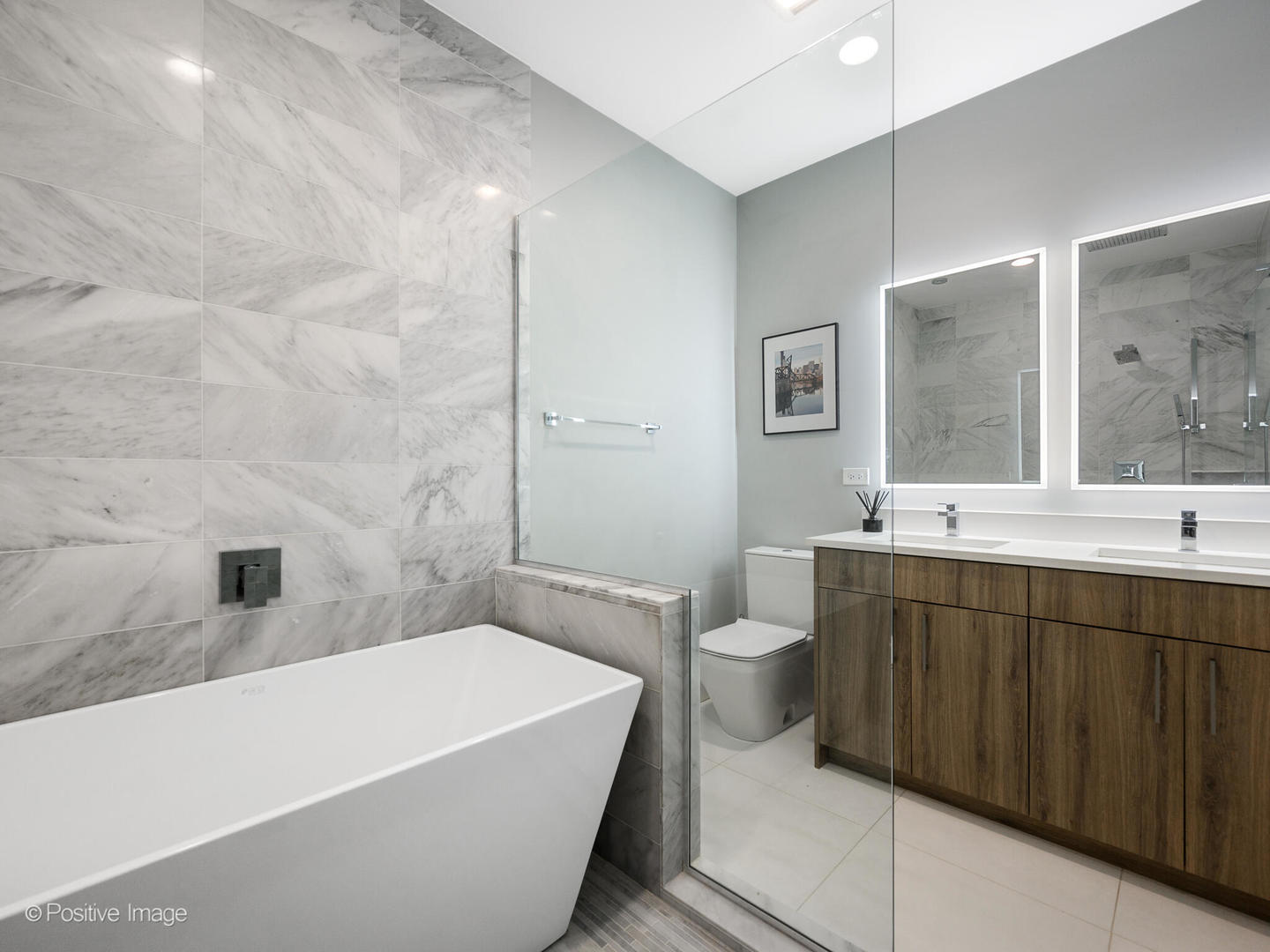 722 W 17th Place Unit: 2W