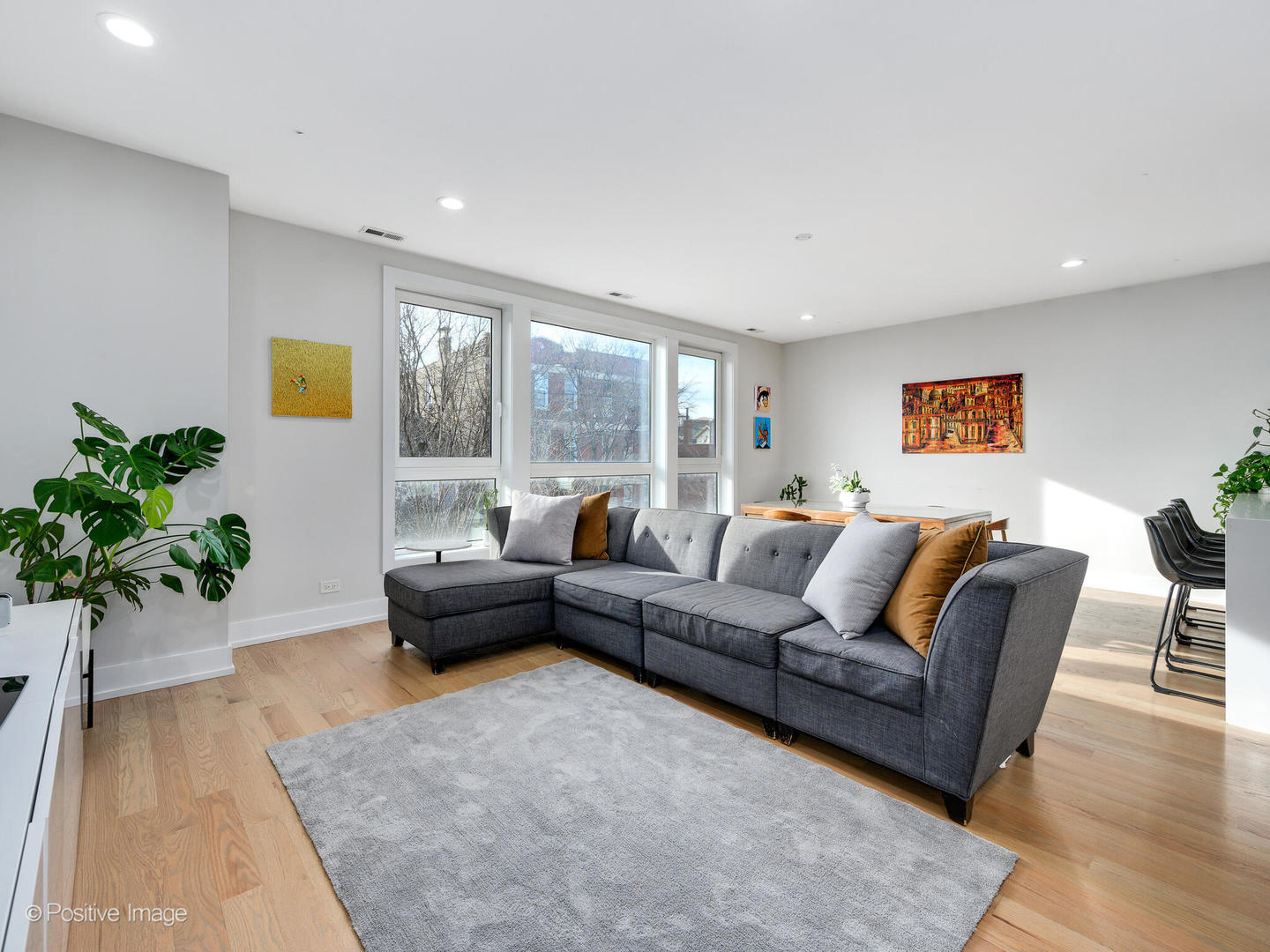 722 W 17th Place Unit: 2W