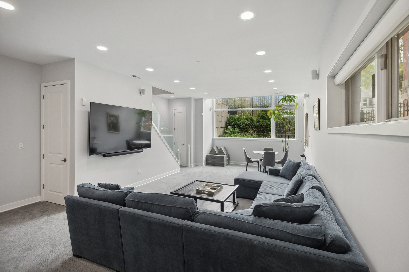 1438 N WOOD Street Unit: 1