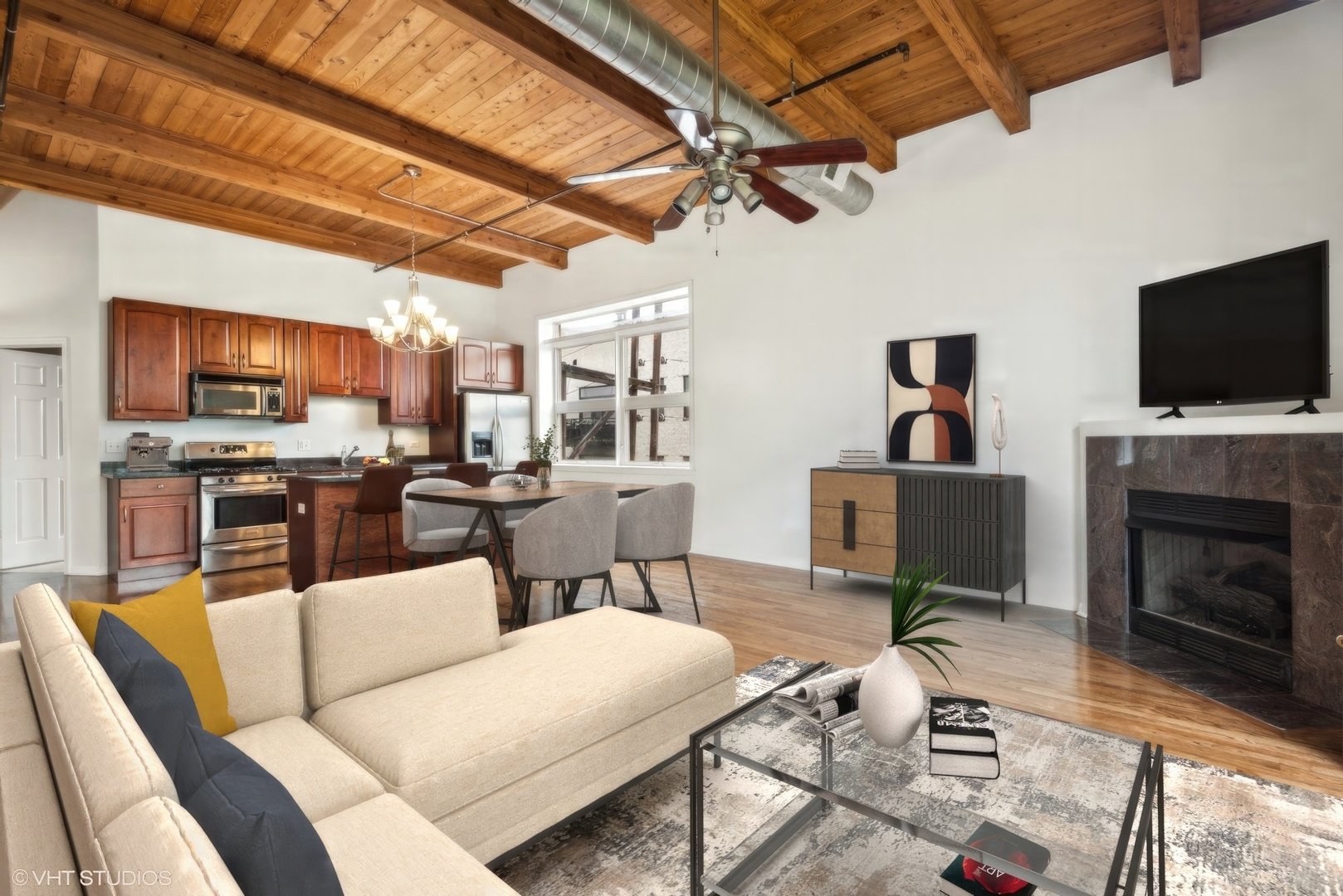 2806 N OAKLEY Avenue Unit: 407
