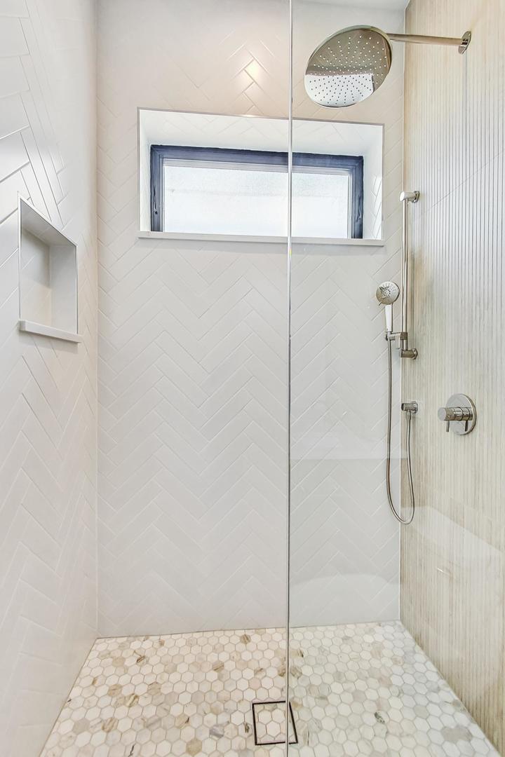 847 N Paulina Street Unit: 3