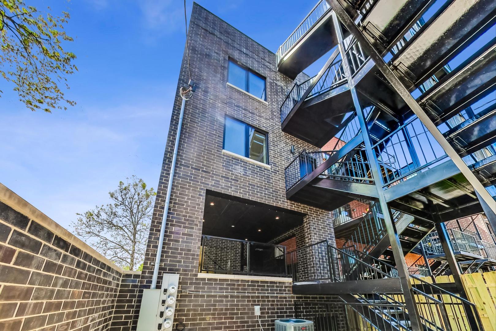 847 N Paulina Street Unit: 3