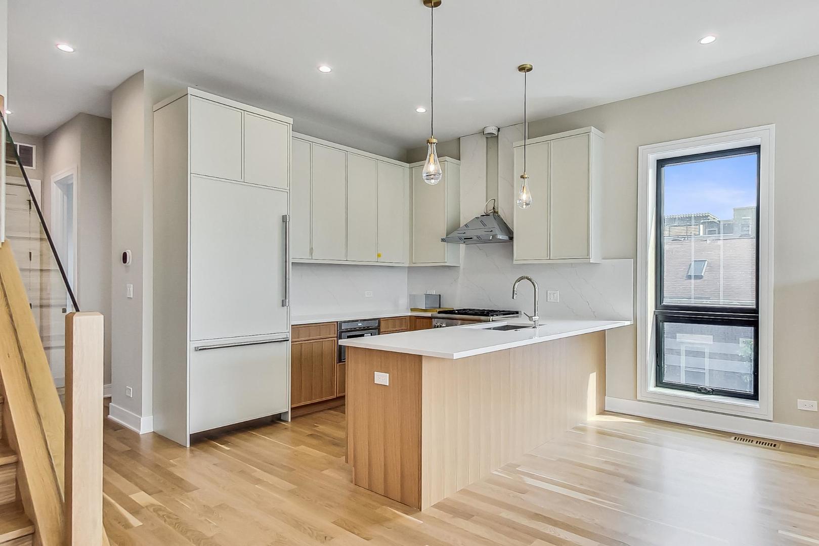 847 N Paulina Street Unit: 3