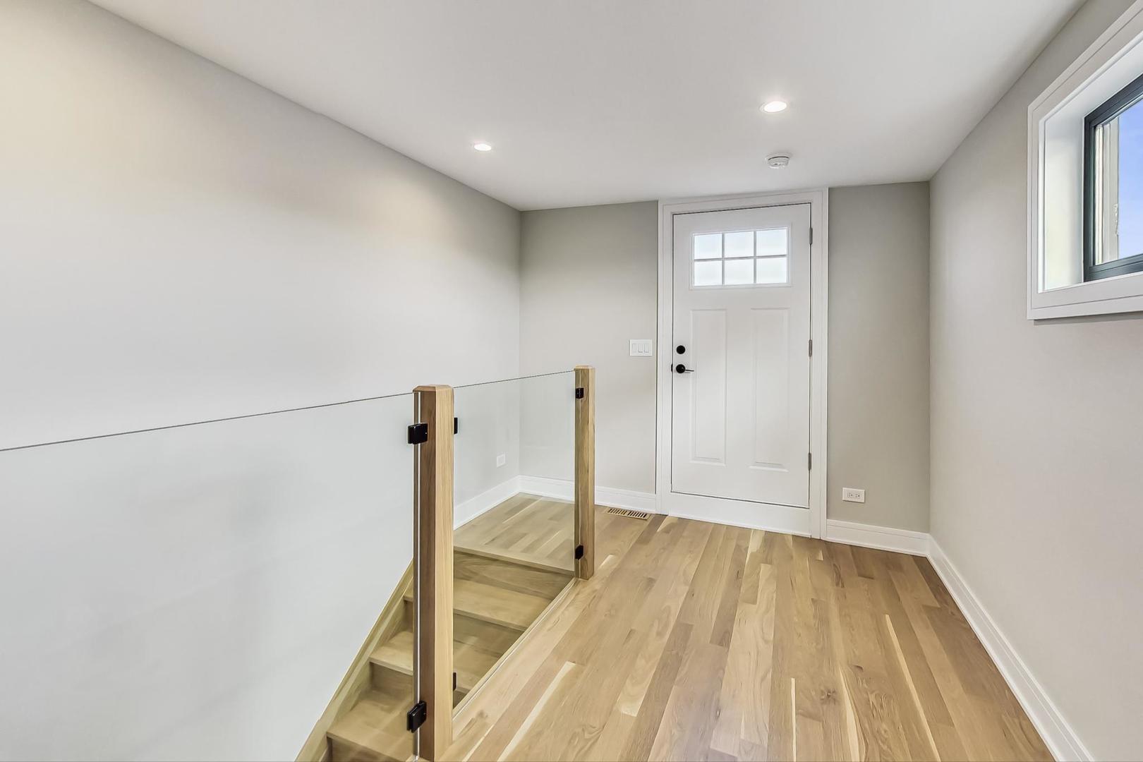 847 N Paulina Street Unit: 3