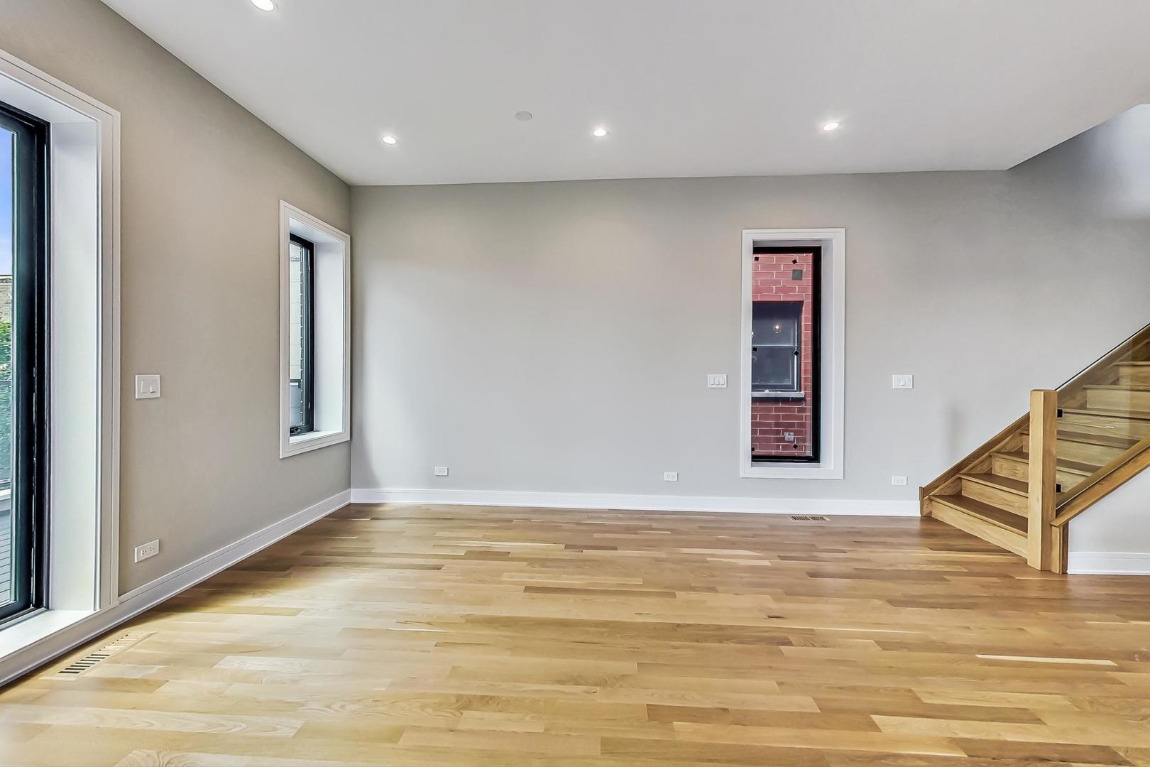 847 N Paulina Street Unit: 3