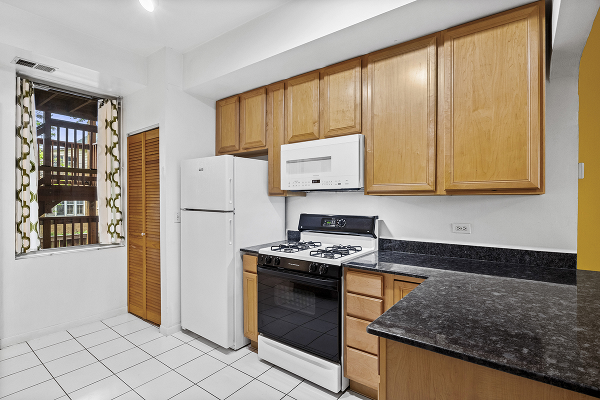 3615 W Byron Street Unit: 2A