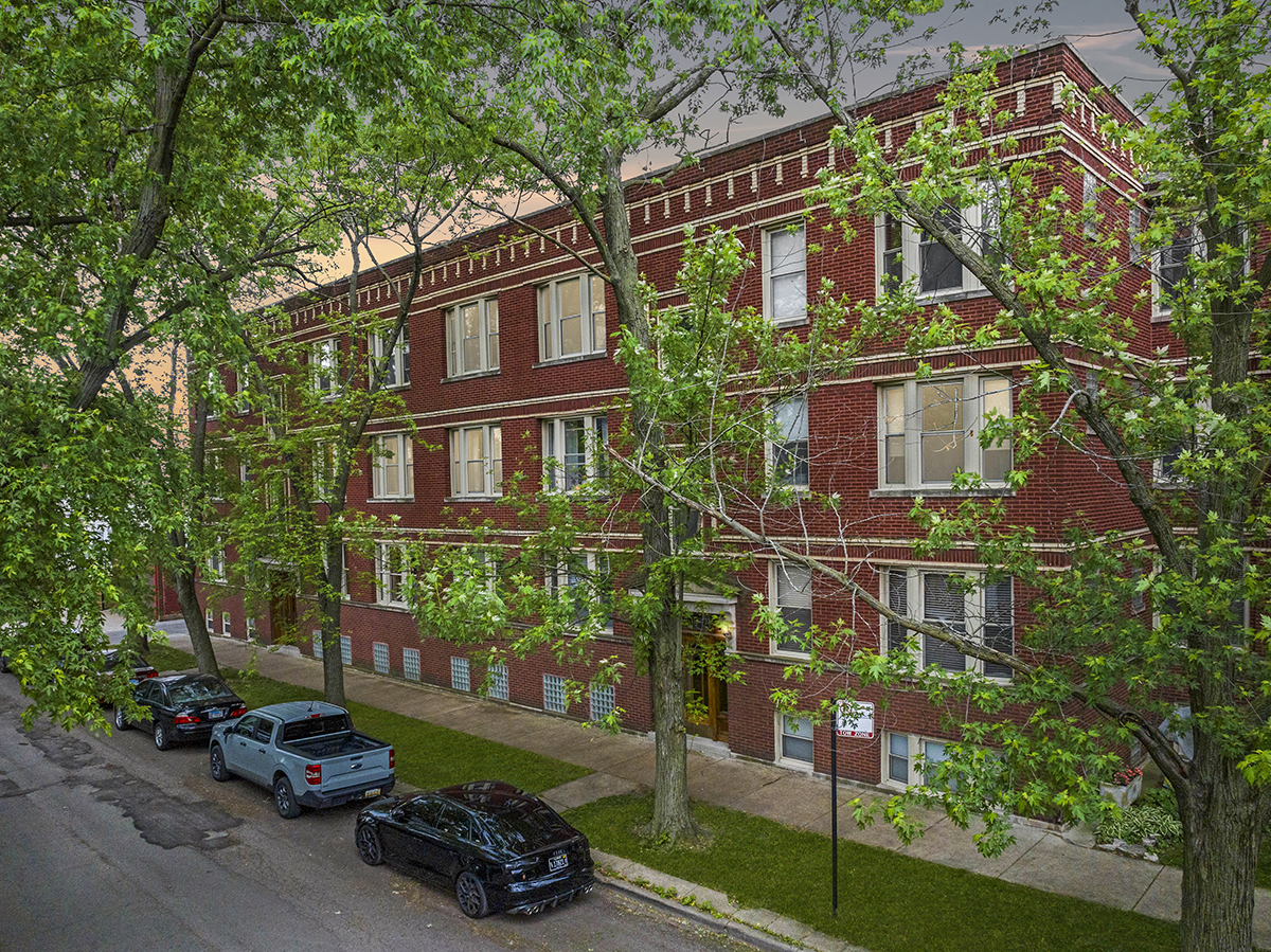 3615 W Byron Street Unit: 2A