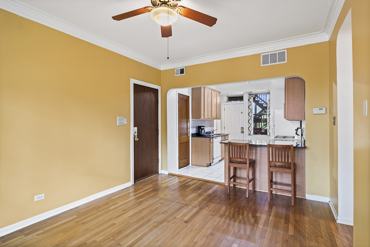 3615 W Byron Street Unit: 2A