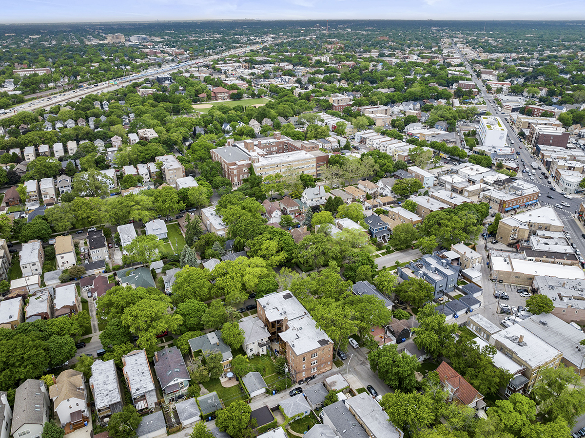 3615 W Byron Street Unit: 2A