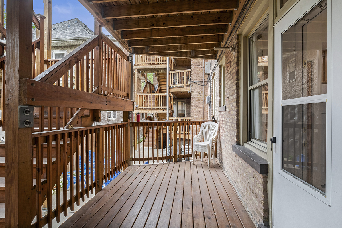 3615 W Byron Street Unit: 2A