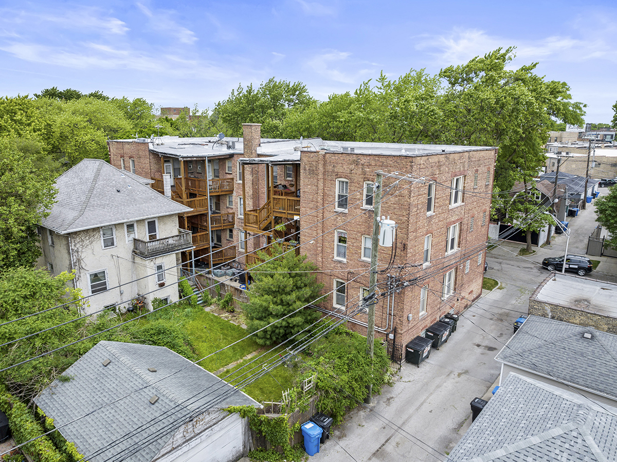 3615 W Byron Street Unit: 2A