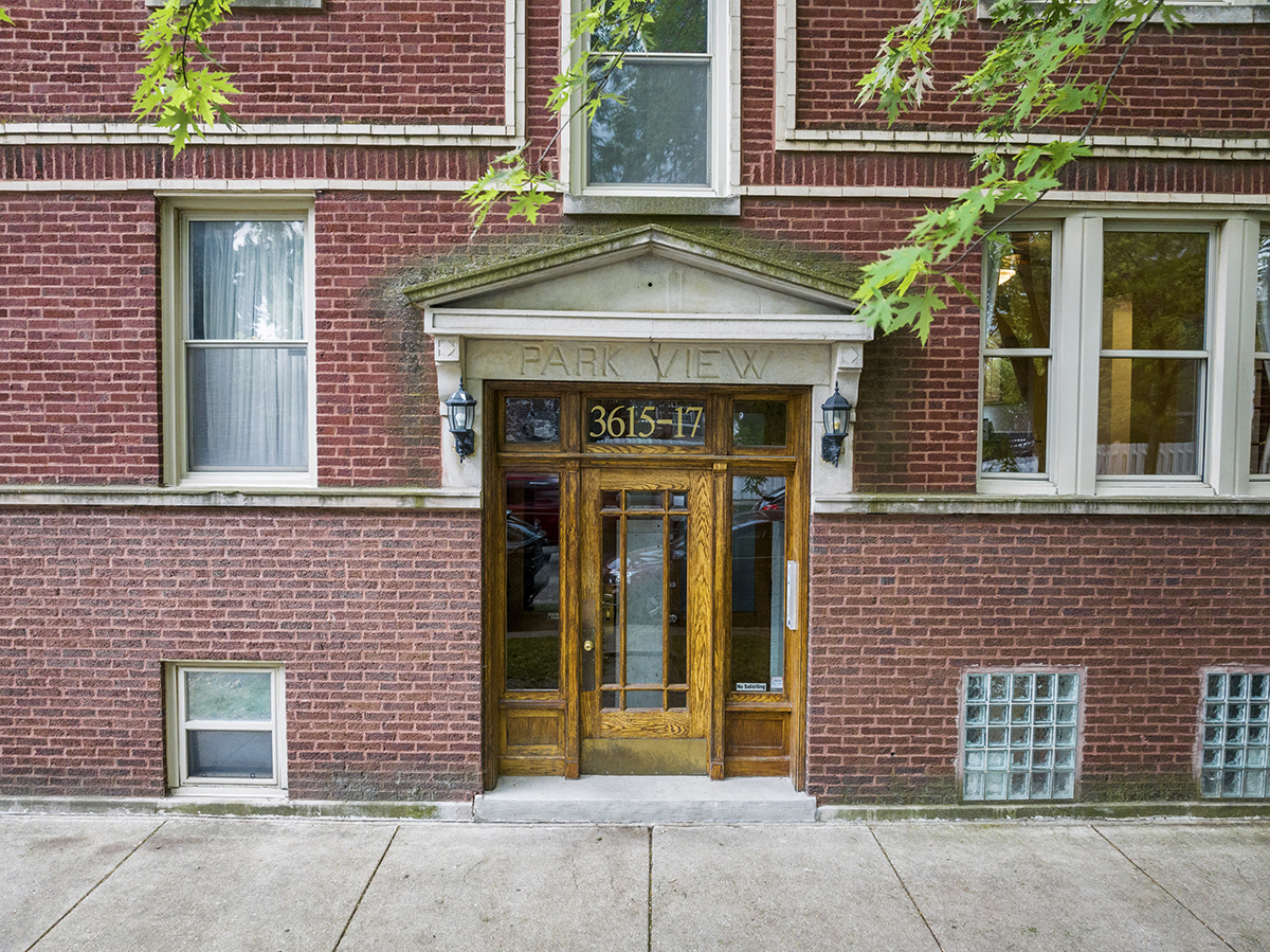 3615 W Byron Street Unit: 2A