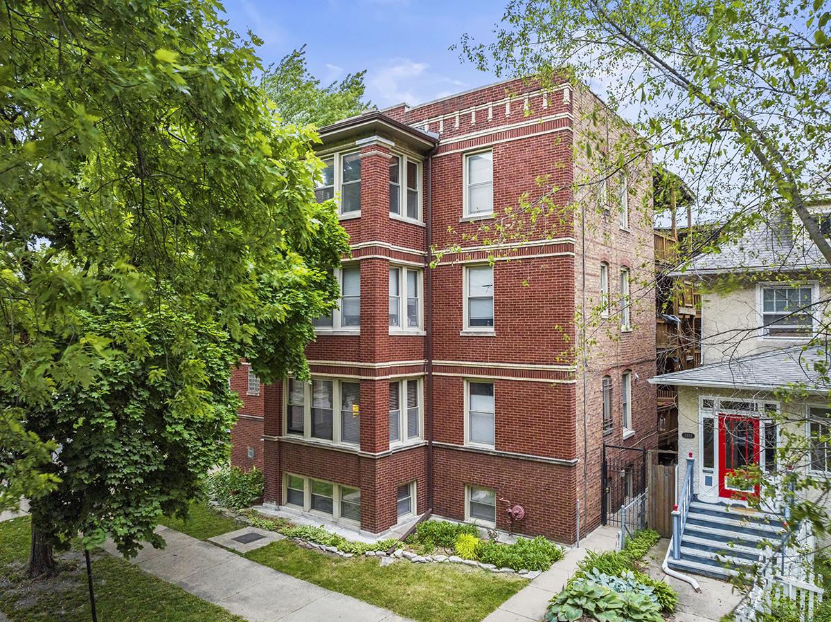 3615 W Byron Street Unit: 2A