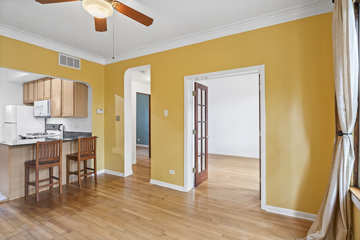 3615 W Byron Street Unit: 2A