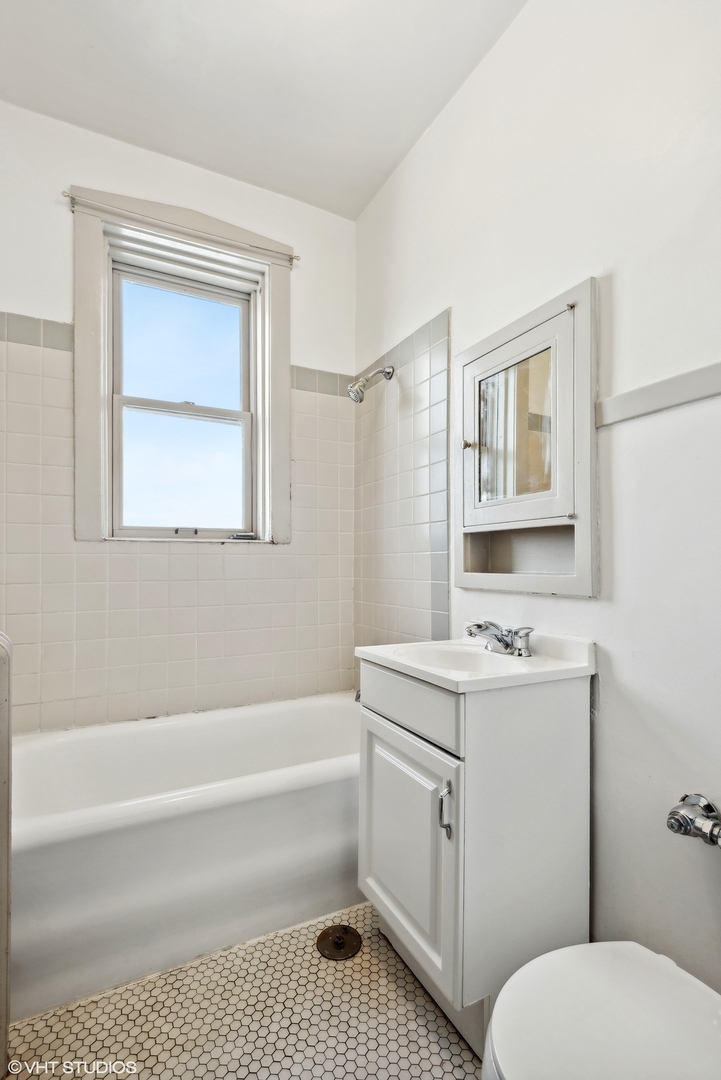 1314 E 56th Street Unit: 3