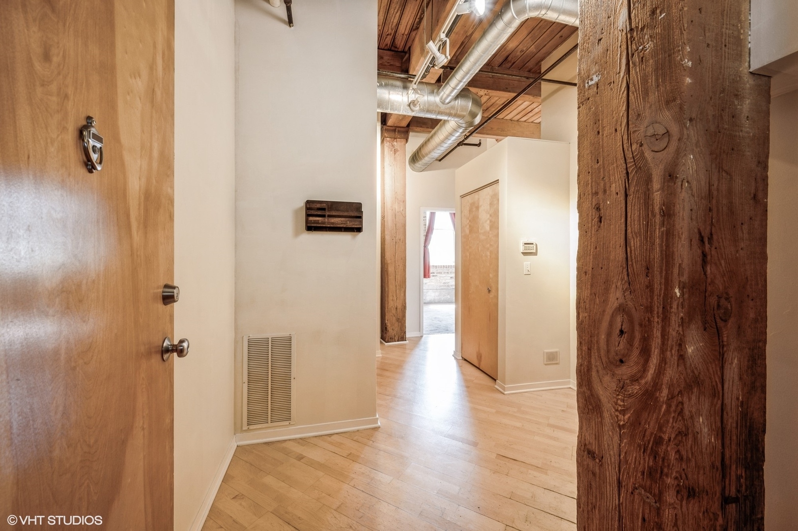 1740 N Maplewood Avenue Unit: 111