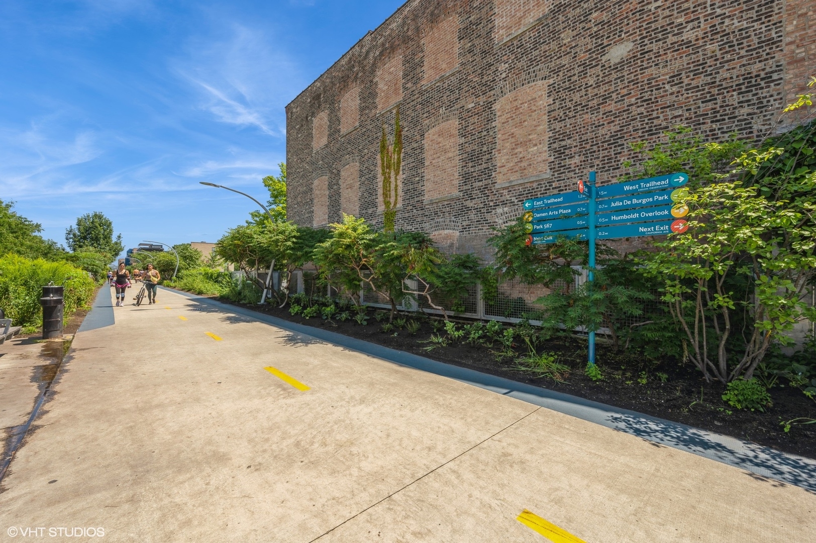1740 N Maplewood Avenue Unit: 111