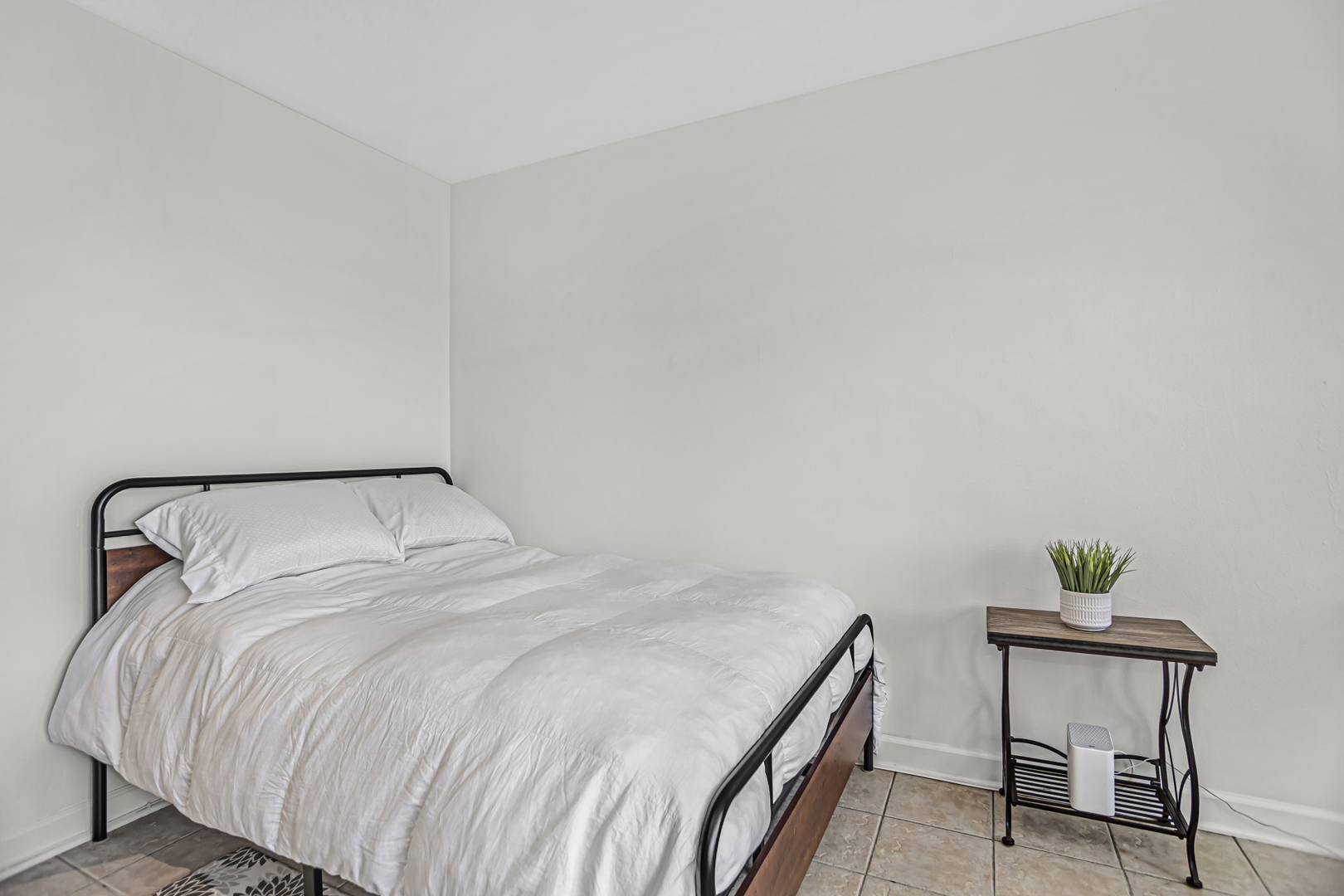 4880 N Marine Drive Unit: 608