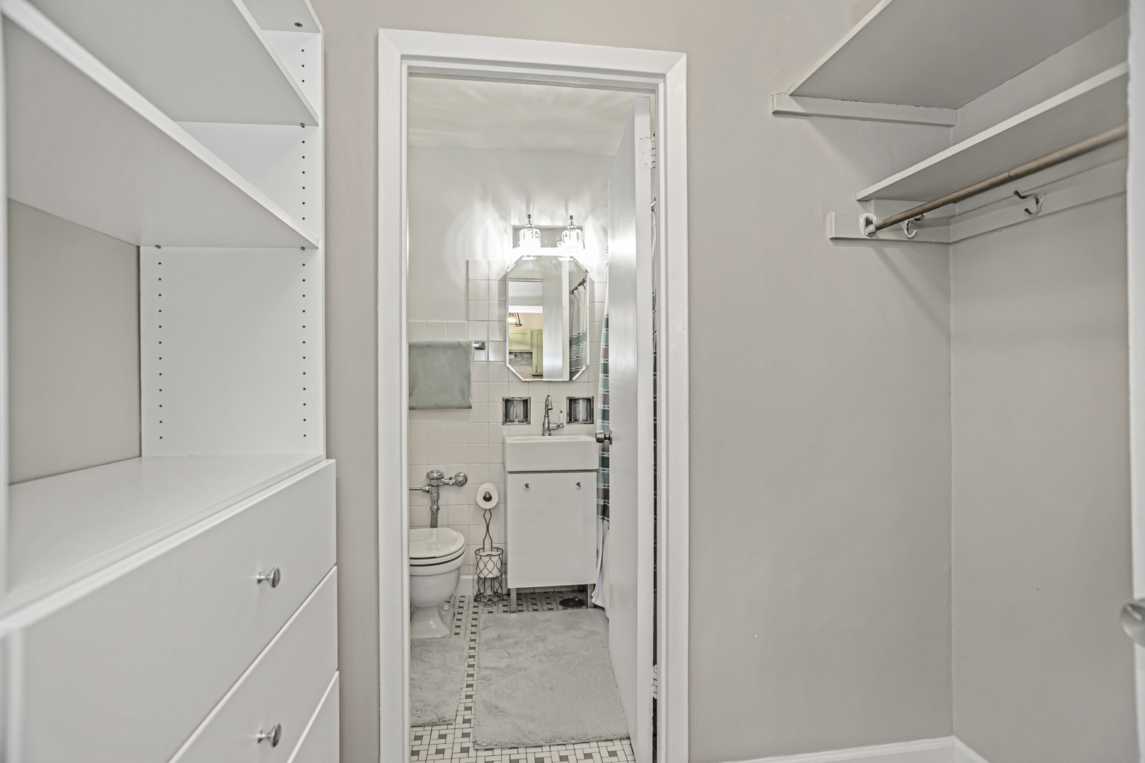 4880 N Marine Drive Unit: 608