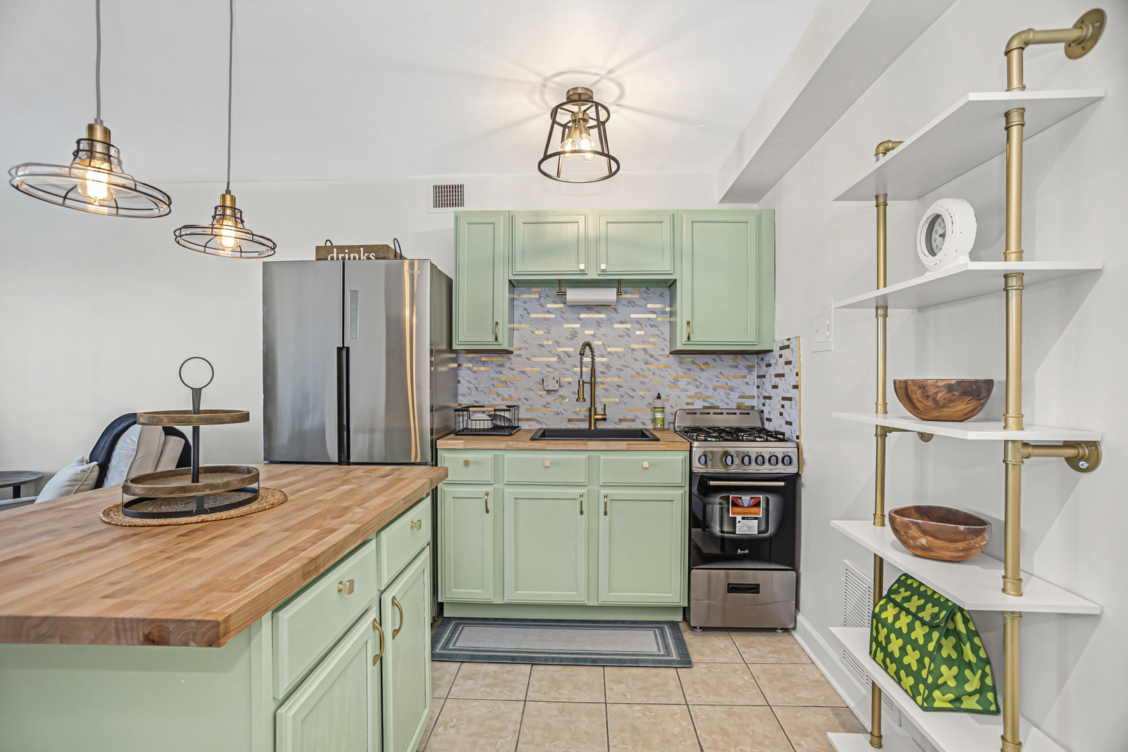 4880 N Marine Drive Unit: 608