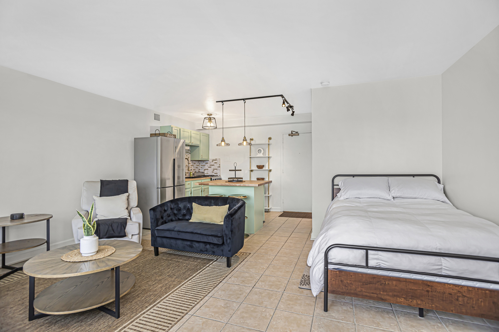 4880 N Marine Drive Unit: 608