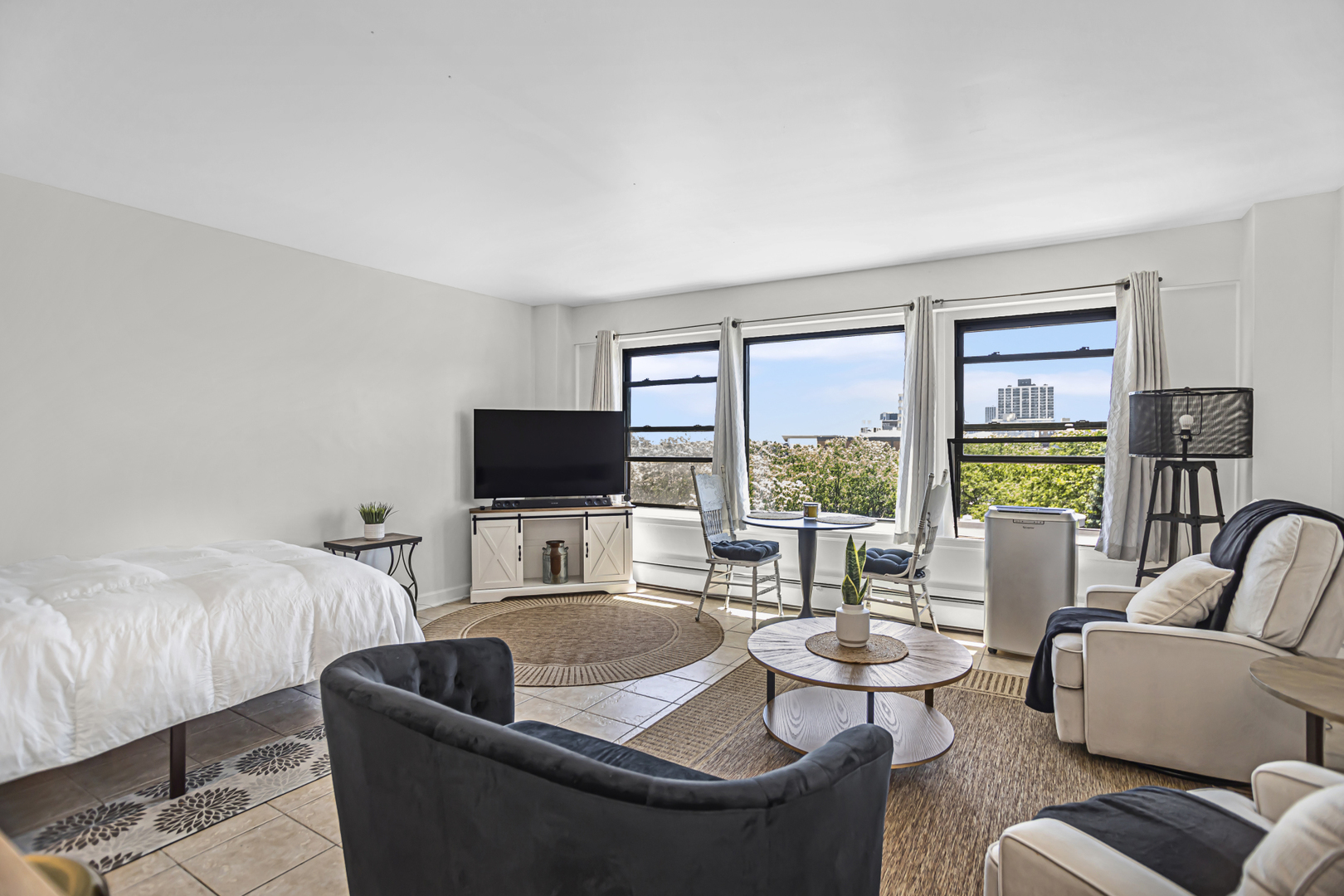 4880 N Marine Drive Unit: 608