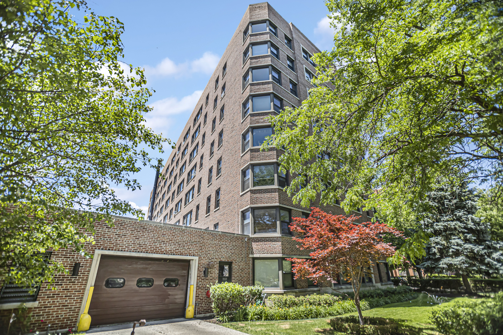 4880 N Marine Drive Unit: 608