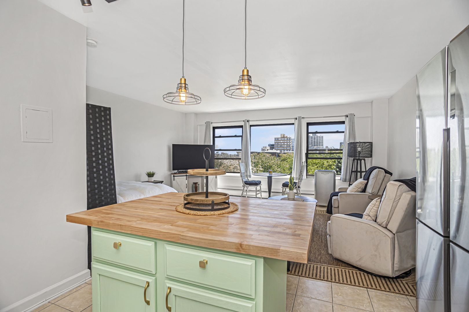 4880 N Marine Drive Unit: 608